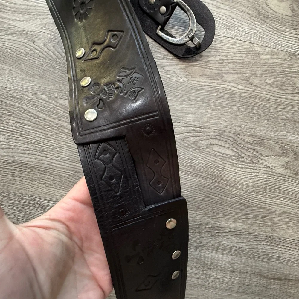 Linea Pelle Black Leather Belt Wide Waist Western Embossed Medallion statement‎